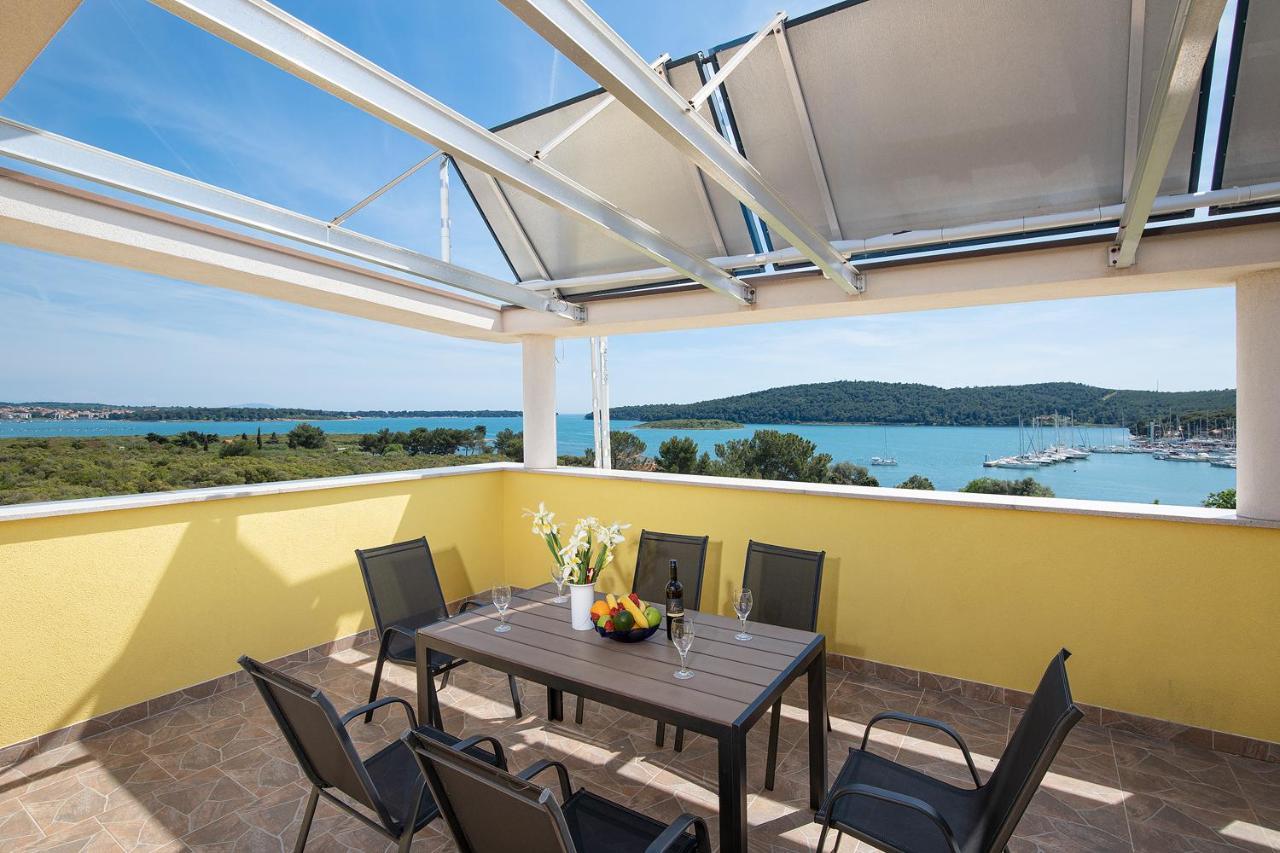 Apartmani Mirna Luka Pomer Exterior foto