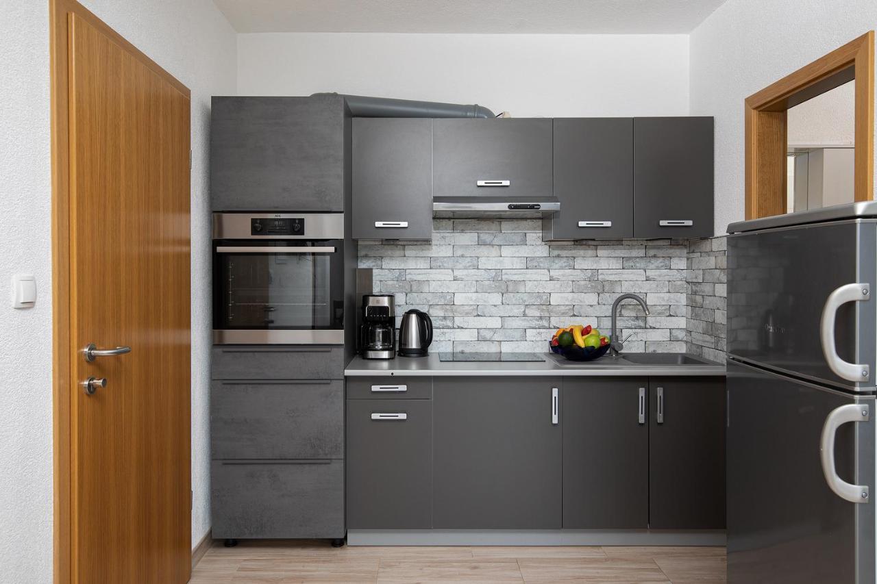 Apartmani Mirna Luka Pomer Exterior foto