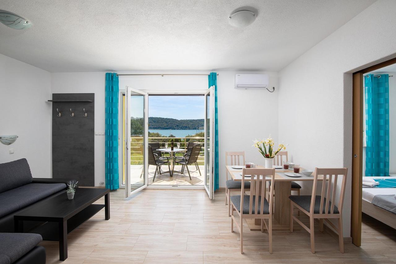 Apartmani Mirna Luka Pomer Exterior foto