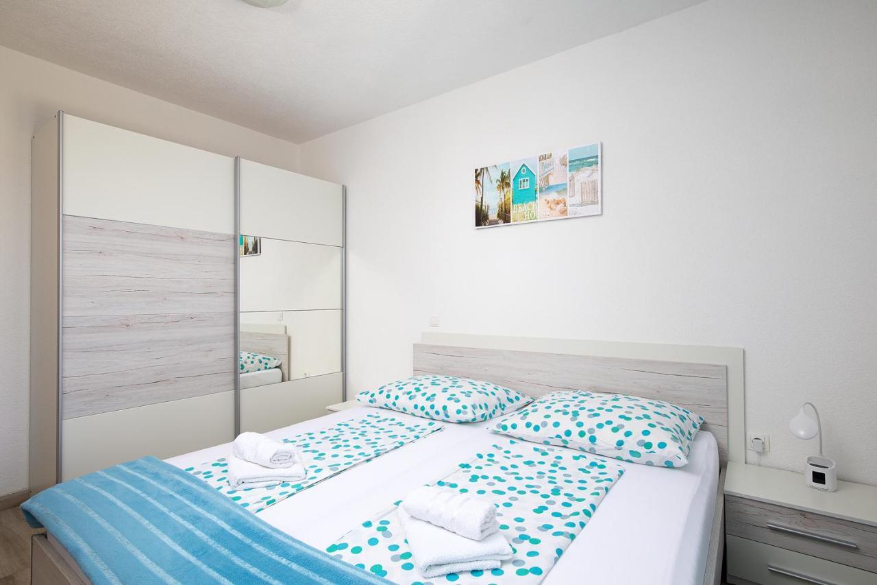 Apartmani Mirna Luka Pomer Exterior foto